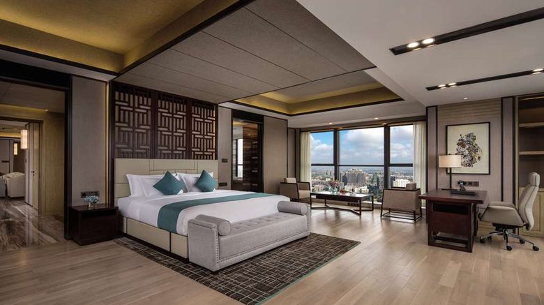 <b>Wyndham Grand Maoming Room</b>. Images powered by <a href="https://iceportal.shijigroup.com/" title="IcePortal" target="_blank">IcePortal</a>.