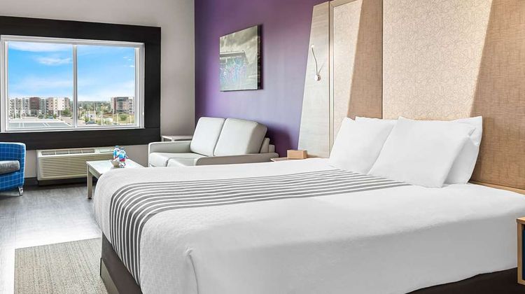 Best Western Premier East Inn & Suites Room
