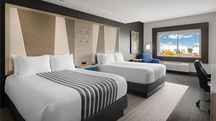 Best Western Premier East Inn & Suites Room