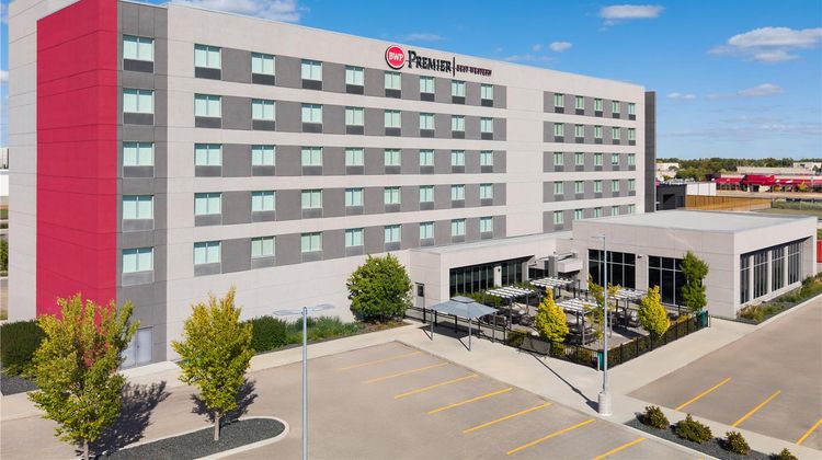 Best Western Premier East Inn & Suites Exterior