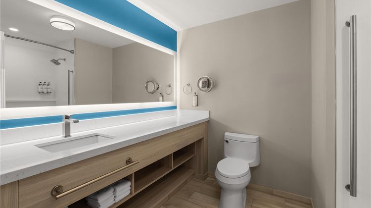 Best Western Premier East Inn & Suites Suite