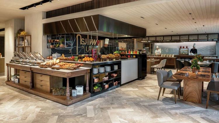 DoubleTree by Hilton Bangkok Ploenchit Restaurant