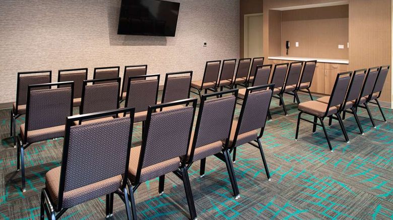 <b>Home2 Suites Charlotte/Mooresville Meeting</b>. Images powered by <a href="https://iceportal.shijigroup.com/" title="IcePortal" target="_blank">IcePortal</a>.