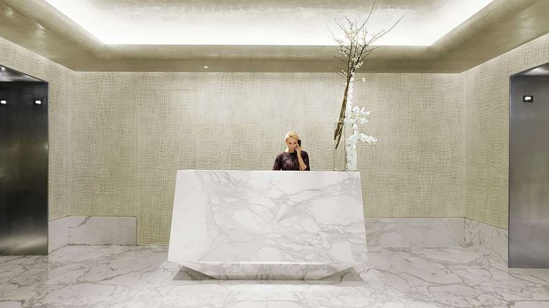 <b>Hilton Club The Quin New York Lobby</b>. Images powered by <a href="https://iceportal.shijigroup.com/" title="IcePortal" target="_blank">IcePortal</a>.