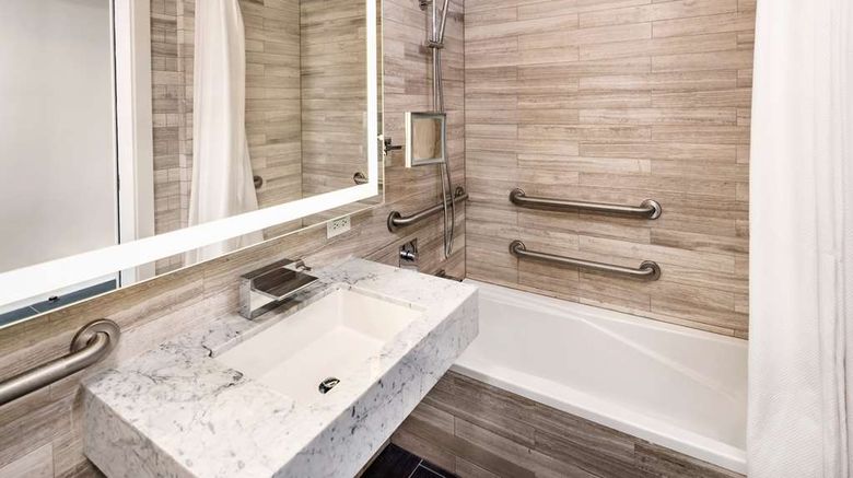 <b>Hilton Club The Quin New York Room</b>. Images powered by <a href="https://iceportal.shijigroup.com/" title="IcePortal" target="_blank">IcePortal</a>.
