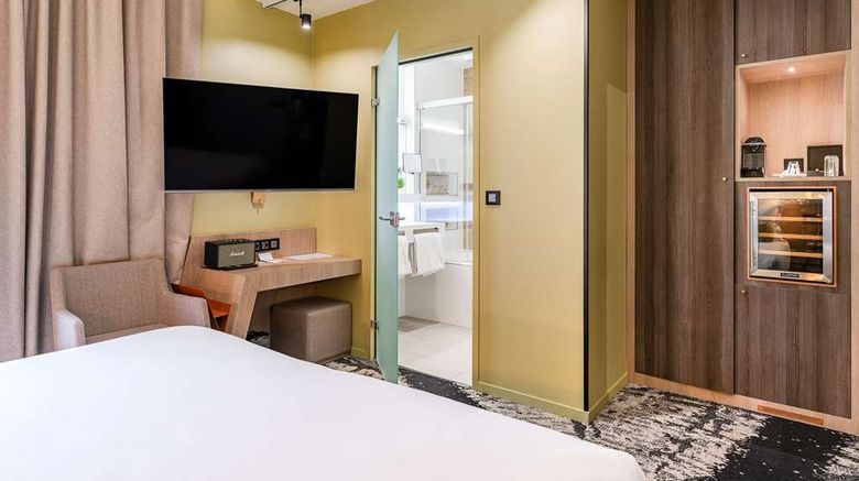 <b>Hotel B55 Room</b>. Images powered by <a href="https://iceportal.shijigroup.com/" title="IcePortal" target="_blank">IcePortal</a>.