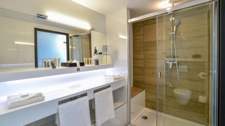 <b>Hotel B55 Room</b>. Images powered by <a href="https://iceportal.shijigroup.com/" title="IcePortal" target="_blank">IcePortal</a>.