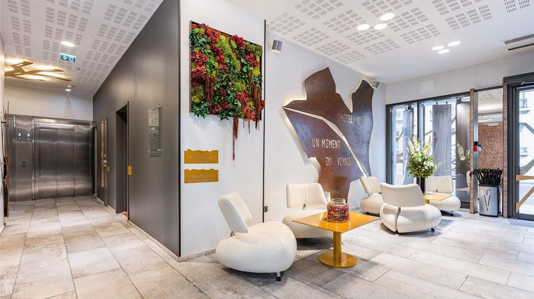 <b>Hotel B55 Lobby</b>. Images powered by <a href="https://iceportal.shijigroup.com/" title="IcePortal" target="_blank">IcePortal</a>.