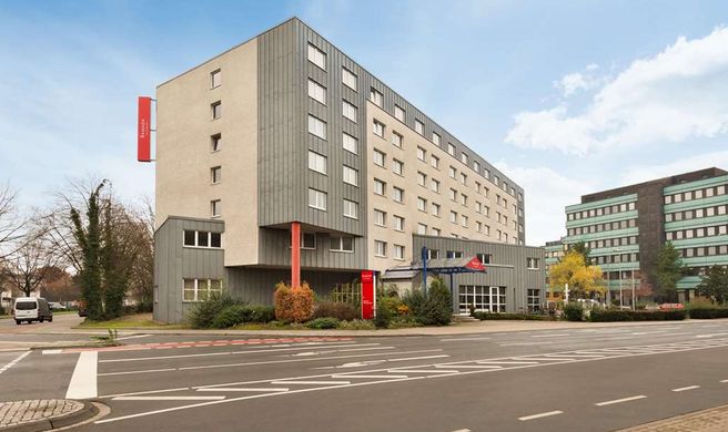 Ramada by Wyndham Bottrop Exterior