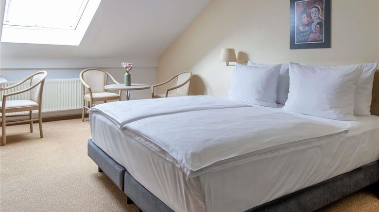 <b>Mercure Fra Airport Langen Room</b>. Images powered by <a href="https://iceportal.shijigroup.com/" title="IcePortal" target="_blank">IcePortal</a>.