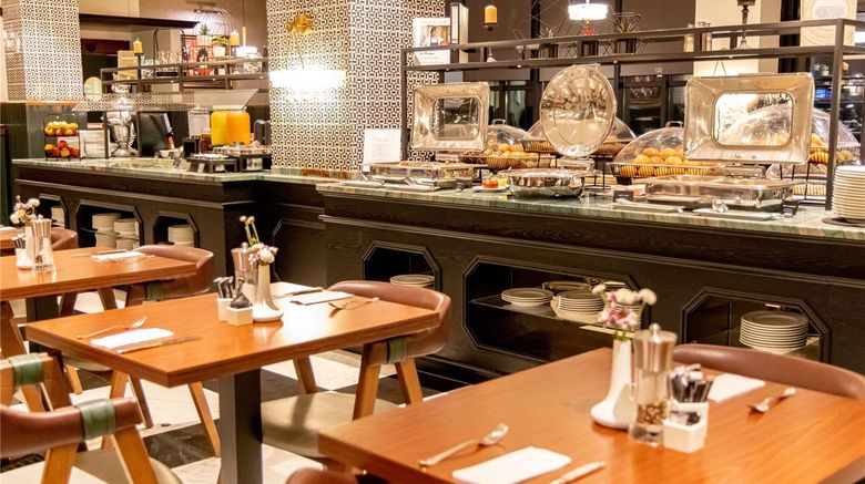 <b>Mercure Fra Airport Langen Restaurant</b>. Images powered by <a href="https://iceportal.shijigroup.com/" title="IcePortal" target="_blank">IcePortal</a>.