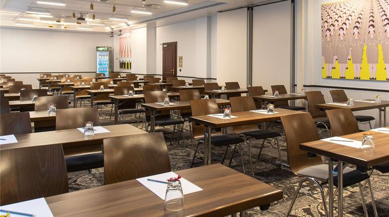 <b>Mercure Fra Airport Langen Meeting</b>. Images powered by <a href="https://iceportal.shijigroup.com/" title="IcePortal" target="_blank">IcePortal</a>.
