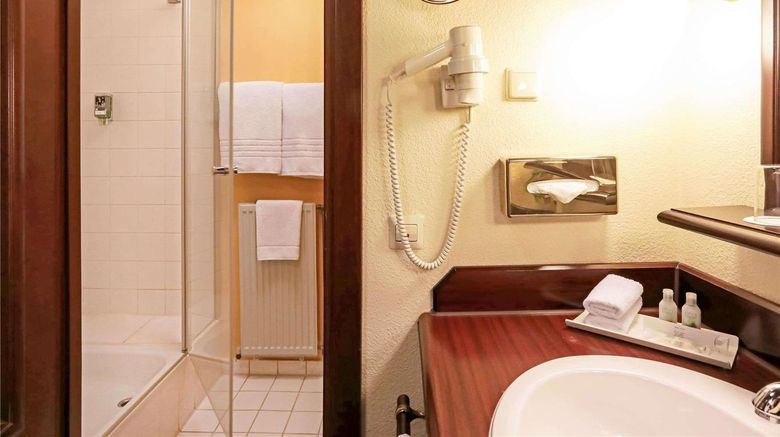 <b>Mercure Fra Airport Langen Room</b>. Images powered by <a href="https://iceportal.shijigroup.com/" title="IcePortal" target="_blank">IcePortal</a>.