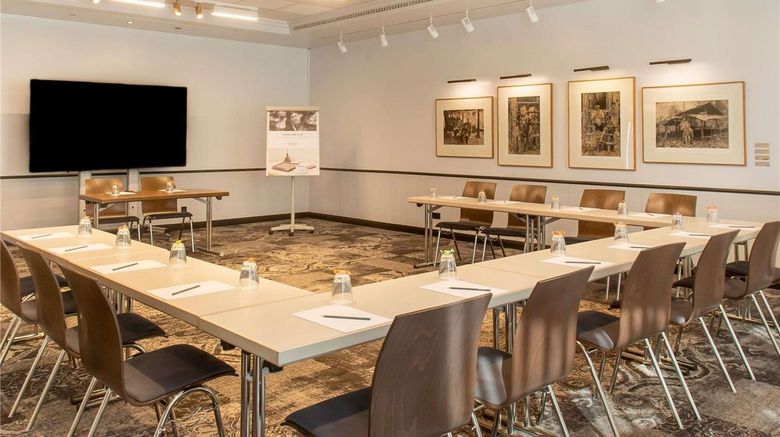 <b>Mercure Fra Airport Langen Meeting</b>. Images powered by <a href="https://iceportal.shijigroup.com/" title="IcePortal" target="_blank">IcePortal</a>.
