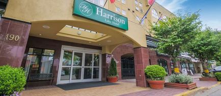 Harrison Lake Hotel Exterior