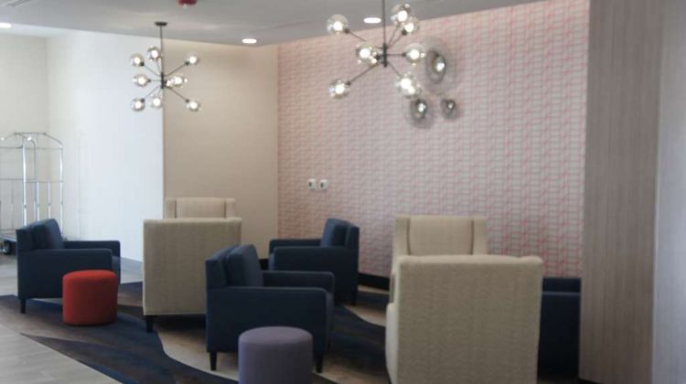 La Quinta Inn/Stes Lafayette Oil Center Lobby