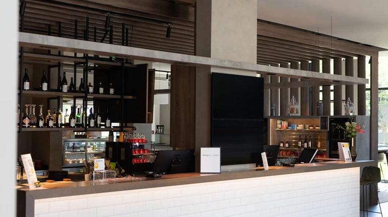 <b>Hotel Rainers21 Lobby</b>. Images powered by <a href="https://iceportal.shijigroup.com/" title="IcePortal" target="_blank">IcePortal</a>.