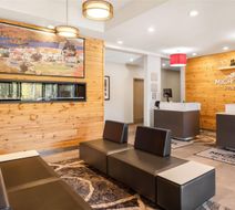 Microtel Inn & Suites Mont-Tremblant Lobby