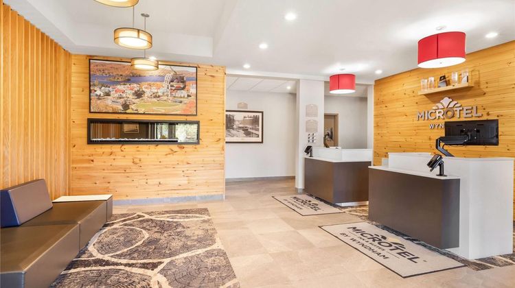 Microtel Inn & Suites Mont-Tremblant Lobby