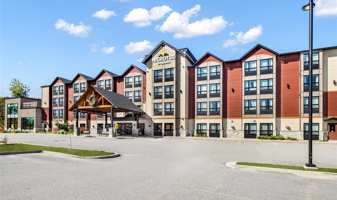 Microtel Inn & Suites Mont-Tremblant Exterior