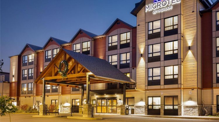Microtel Inn & Suites Mont-Tremblant Exterior