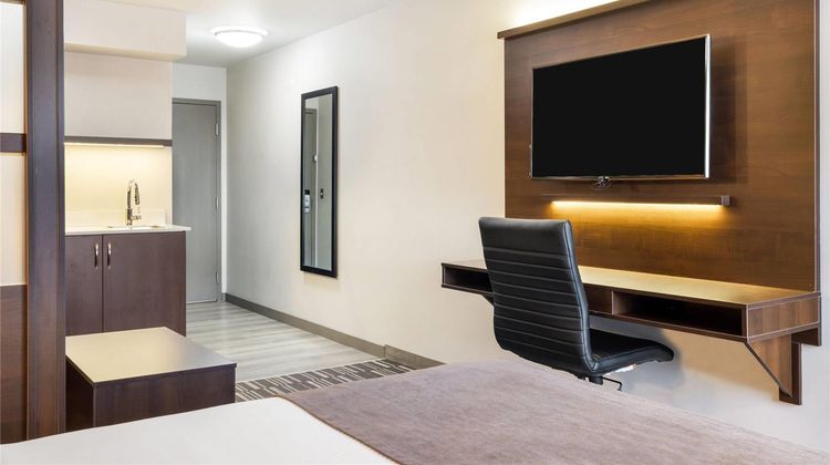 Microtel Inn & Suites Mont-Tremblant Room