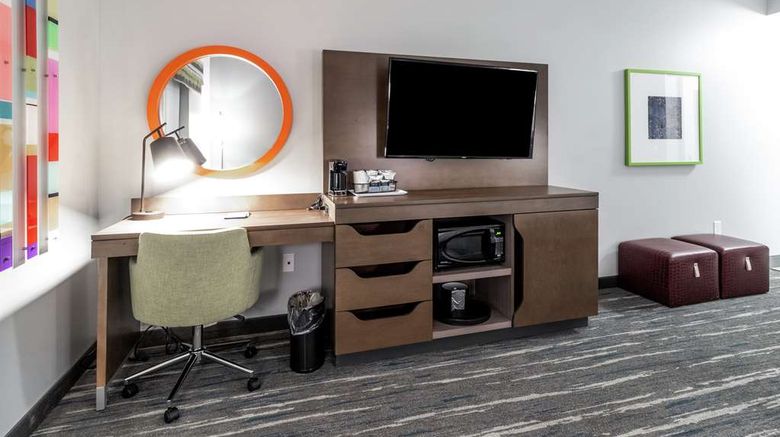 <b>Hampton Inn Locust Grove Room</b>. Images powered by <a href="https://iceportal.shijigroup.com/" title="IcePortal" target="_blank">IcePortal</a>.