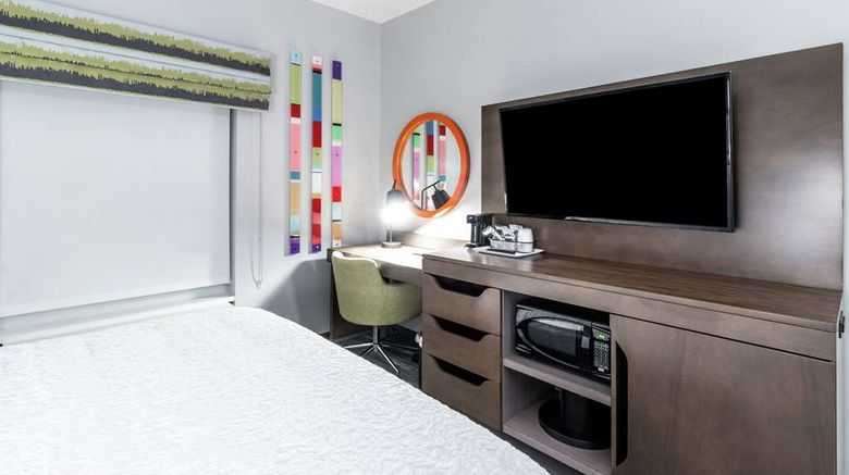 <b>Hampton Inn Locust Grove Room</b>. Images powered by <a href="https://iceportal.shijigroup.com/" title="IcePortal" target="_blank">IcePortal</a>.
