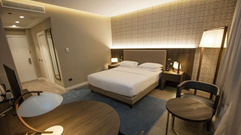 <b>Doubletree by Hilton Pointe-Noire Room</b>. Images powered by <a href="https://iceportal.shijigroup.com/" title="IcePortal" target="_blank">IcePortal</a>.