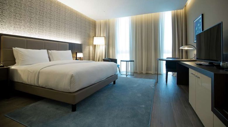 <b>Doubletree by Hilton Pointe-Noire Room</b>. Images powered by <a href="https://iceportal.shijigroup.com/" title="IcePortal" target="_blank">IcePortal</a>.