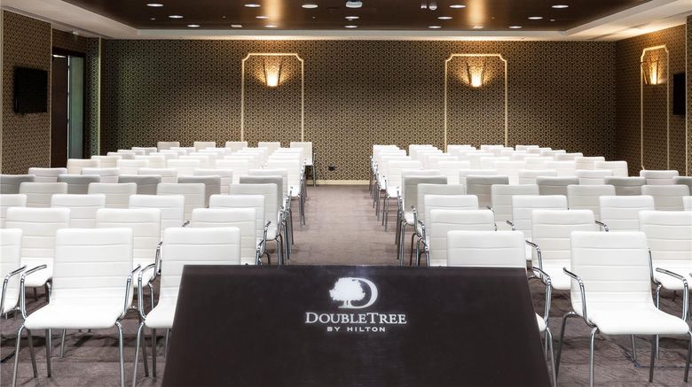 <b>Doubletree by Hilton Pointe-Noire Meeting</b>. Images powered by <a href="https://iceportal.shijigroup.com/" title="IcePortal" target="_blank">IcePortal</a>.