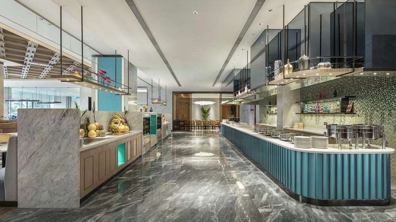 <b>Hilton Garden Inn Sanya Restaurant</b>. Images powered by <a href="https://iceportal.shijigroup.com/" title="IcePortal" target="_blank">IcePortal</a>.