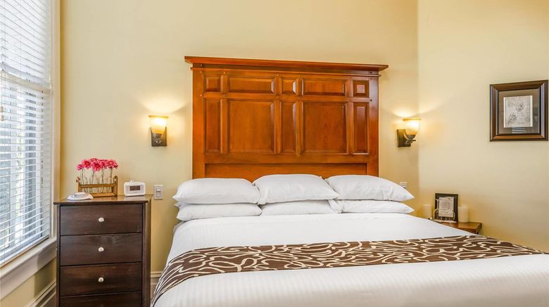 <b>Hotel Napa Valley, an Ascend Hotel Room</b>. Images powered by <a href="https://iceportal.shijigroup.com/" title="IcePortal" target="_blank">IcePortal</a>.