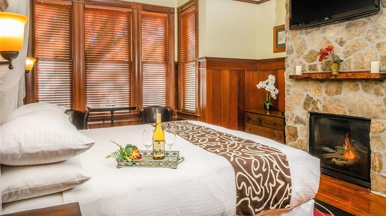 <b>Hotel Napa Valley, an Ascend Hotel Room</b>. Images powered by <a href="https://iceportal.shijigroup.com/" title="IcePortal" target="_blank">IcePortal</a>.