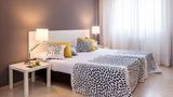 <b>Esentia Togumar Room</b>. Images powered by <a href="https://iceportal.shijigroup.com/" title="IcePortal" target="_blank">IcePortal</a>.