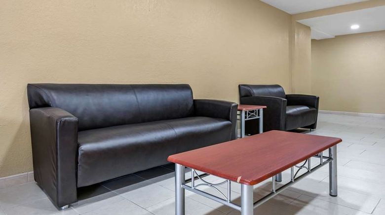 <b>Clarion Inn International Drive Lobby</b>. Images powered by <a href="https://iceportal.shijigroup.com/" title="IcePortal" target="_blank">IcePortal</a>.