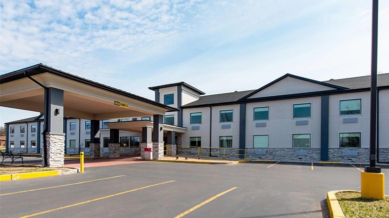 <b>Quality Inn Mishawaka/South Bend Area Exterior</b>. Images powered by <a href="https://iceportal.shijigroup.com/" title="IcePortal" target="_blank">IcePortal</a>.