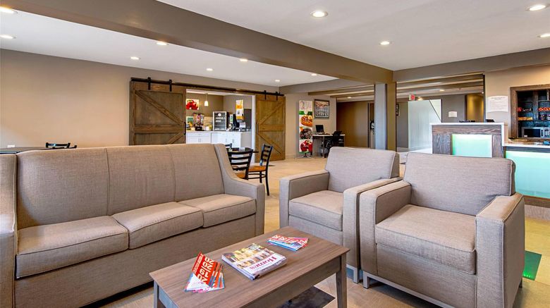 <b>Quality Inn Mishawaka/South Bend Area Lobby</b>. Images powered by <a href="https://iceportal.shijigroup.com/" title="IcePortal" target="_blank">IcePortal</a>.