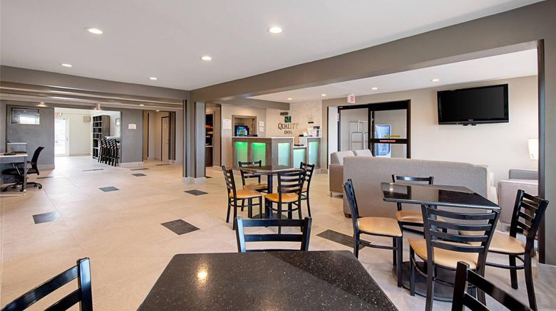 <b>Quality Inn Mishawaka/South Bend Area Restaurant</b>. Images powered by <a href="https://iceportal.shijigroup.com/" title="IcePortal" target="_blank">IcePortal</a>.