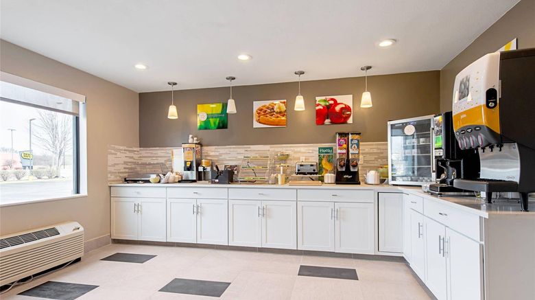 <b>Quality Inn Mishawaka/South Bend Area Restaurant</b>. Images powered by <a href="https://iceportal.shijigroup.com/" title="IcePortal" target="_blank">IcePortal</a>.