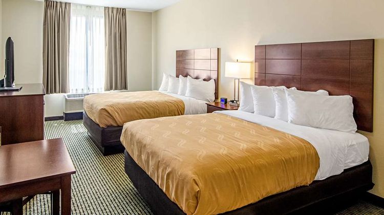 Quality Inn & Suites Gonzales Room