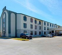 Quality Inn & Suites Gonzales Exterior