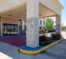Quality Inn & Suites Gonzales Exterior