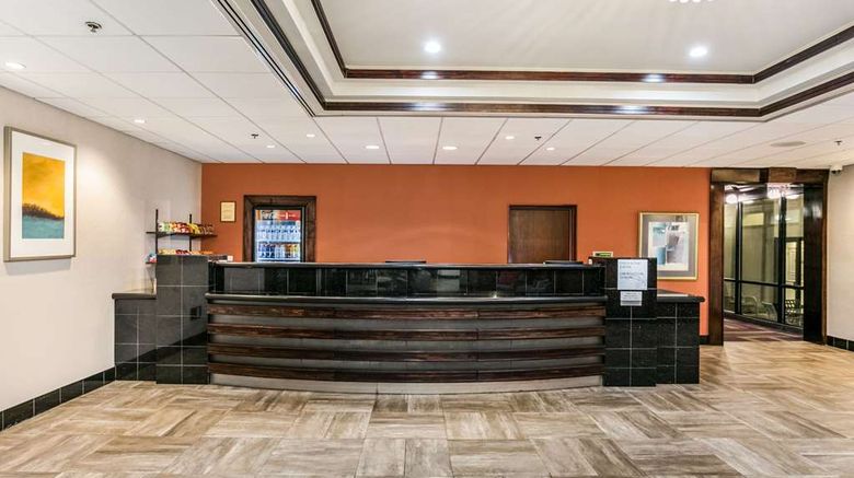 <b>Clarion Hotel BWI Airport/Arundel Mills Lobby</b>. Images powered by <a href="https://iceportal.shijigroup.com/" title="IcePortal" target="_blank">IcePortal</a>.