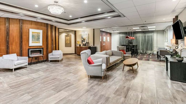 <b>Clarion Hotel BWI Airport/Arundel Mills Lobby</b>. Images powered by <a href="https://iceportal.shijigroup.com/" title="IcePortal" target="_blank">IcePortal</a>.