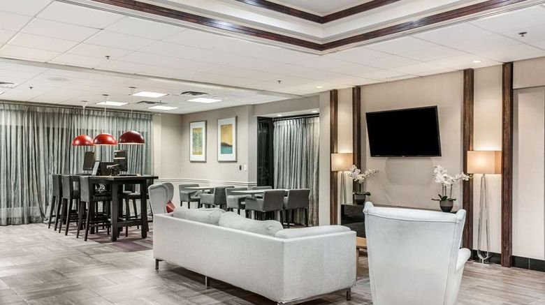 <b>Clarion Hotel BWI Airport/Arundel Mills Lobby</b>. Images powered by <a href="https://iceportal.shijigroup.com/" title="IcePortal" target="_blank">IcePortal</a>.