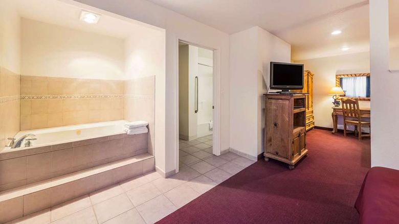 <b>Rodeway Inn, Decatur Suite</b>. Images powered by <a href="https://iceportal.shijigroup.com/" title="IcePortal" target="_blank">IcePortal</a>.