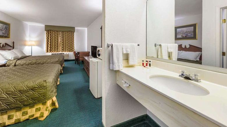 <b>Rodeway Inn, Decatur Room</b>. Images powered by <a href="https://iceportal.shijigroup.com/" title="IcePortal" target="_blank">IcePortal</a>.