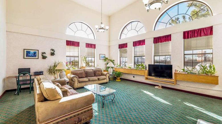 <b>Rodeway Inn, Decatur Lobby</b>. Images powered by <a href="https://iceportal.shijigroup.com/" title="IcePortal" target="_blank">IcePortal</a>.