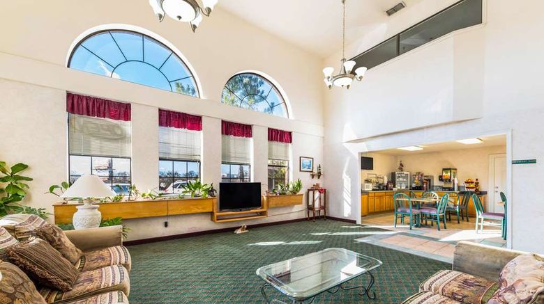 <b>Rodeway Inn, Decatur Lobby</b>. Images powered by <a href="https://iceportal.shijigroup.com/" title="IcePortal" target="_blank">IcePortal</a>.